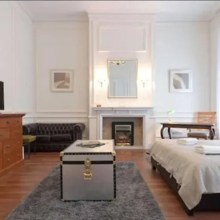 Luxury Art Deco Close To Museum Of Fine Arts Apartment